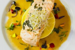 Pavé de saumon à l'unilatéral, écrasé de pommes de terre
